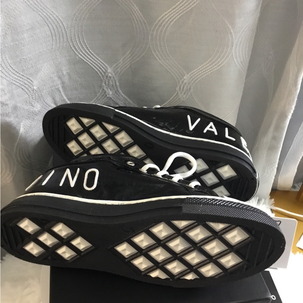 Valentino Black Patent and White Toe Cap Low-Top Sneakers - Picture 5 of 11